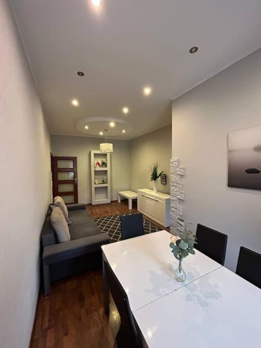 Big Apart - Rynek 8 - Nice View - 3 Rooms - 9 People فروتسواف المظهر الخارجي الصورة