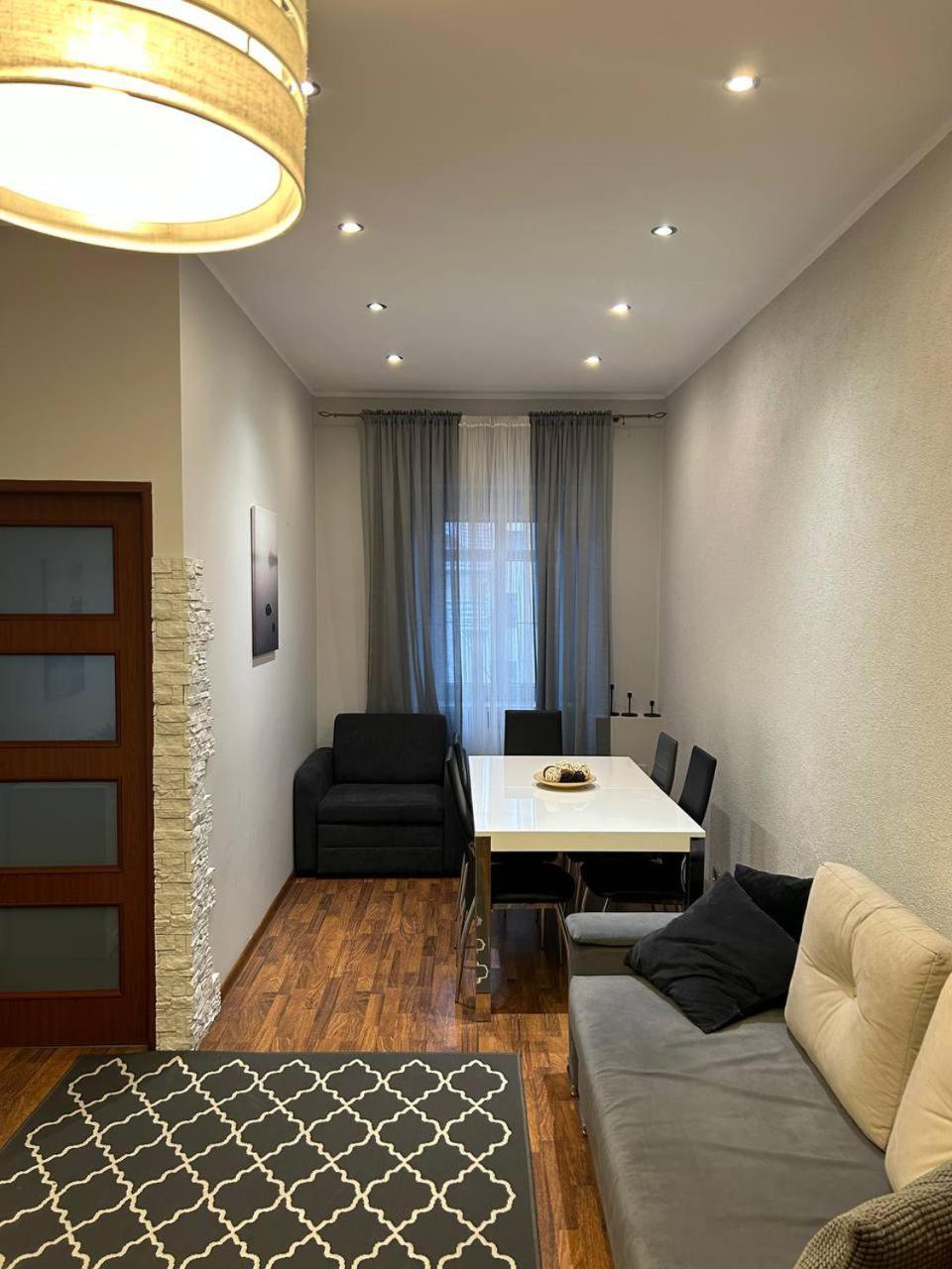 Big Apart - Rynek 8 - Nice View - 3 Rooms - 9 People فروتسواف المظهر الخارجي الصورة